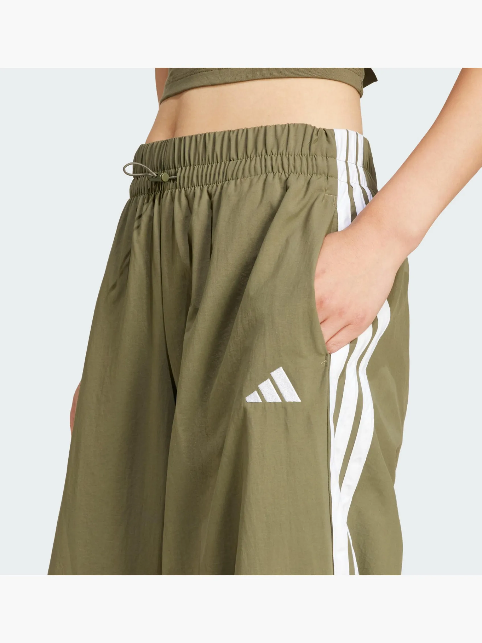 Damen adidas Essentials 3-Streifen Lifestyle Woven Parachute Hose