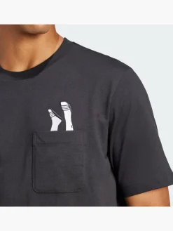 Herren adidas Lounge Slides Graphic Pocket T-Shirt