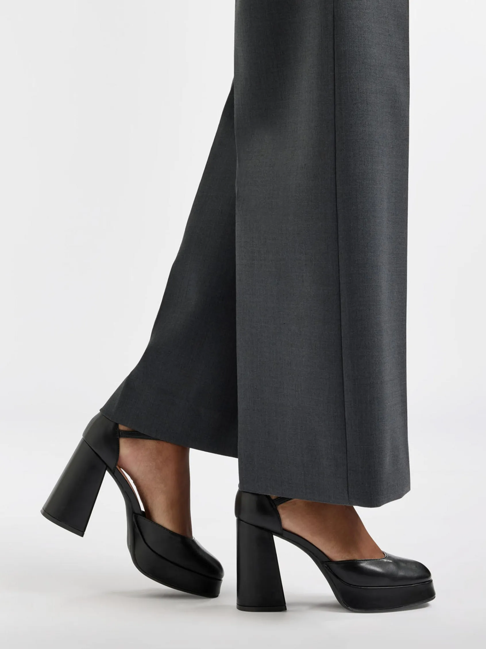 Damen Catwalk Spangenpumps